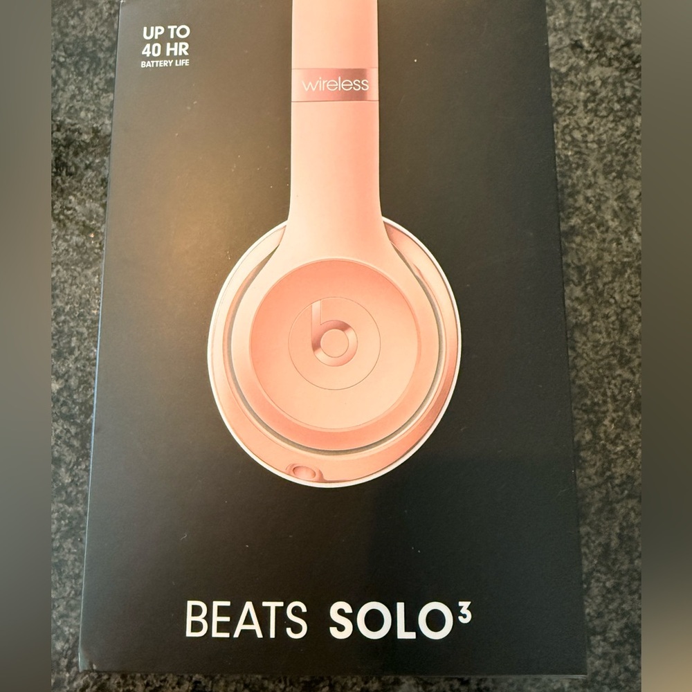 Beats Solo3 Wireless On-Ear Headphones w/case - Rose Gold